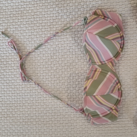 Victoria's Secret 'sunfaded pastel' 34D top and M bottom - Picture 2 of 5